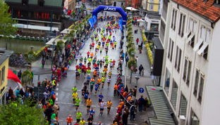 开云官网入口地址-轻艇马拉松赛出水平赛出风采，轻量级赛艇运动员